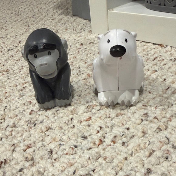 Fisher-Price Other - Fisher-Price Little People Figurines Gorilla & Polar Bear